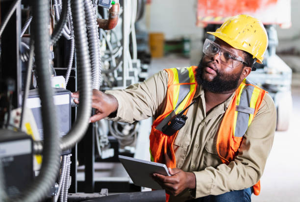 Best Affordable Electrician  in Eddyville, IA